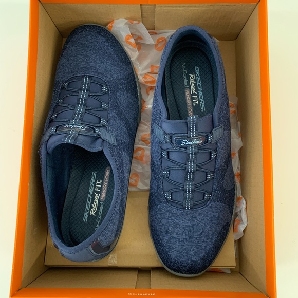 NIB Sketchers Relaxed Fit Air Cooled Memory Foam Sneakers - Picture 4 of 4